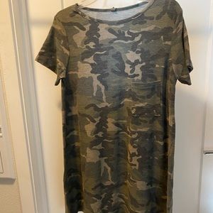 Camo TShirt Dresz